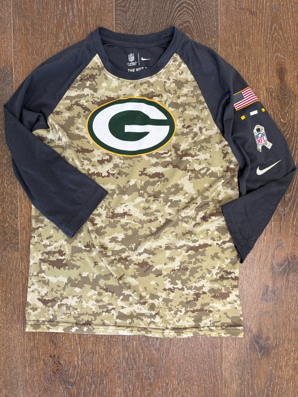 Nike NFL Green Bay Packers Camo Long Sleeve Shirt Boys Medium Salute to Service
